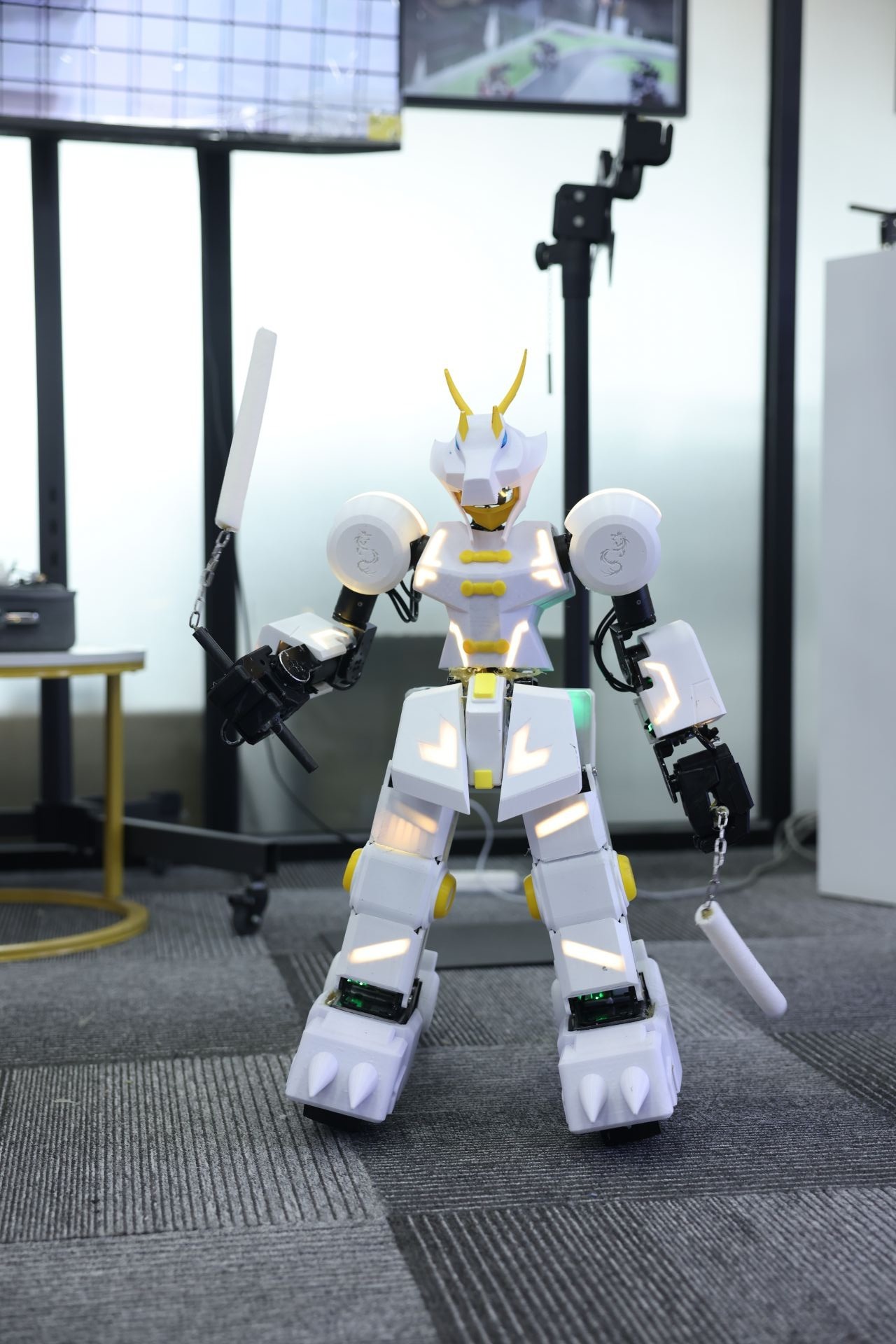 深圳良好创业环境让格斗机器人打出“双节棍”——访工匠社科技创始人招俊健